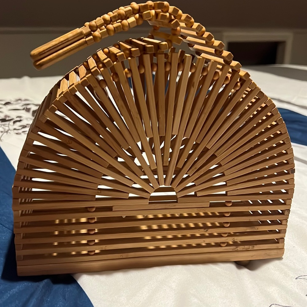 Cupola bamboo handle bag